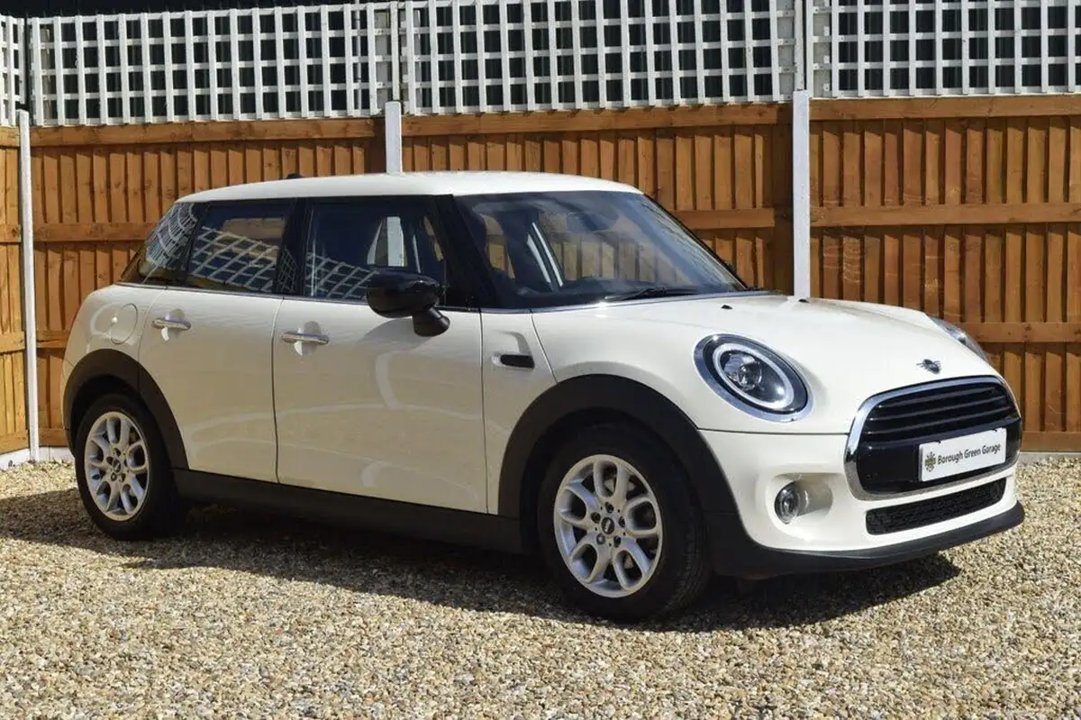 2019-mini-cooper-15-cooper-classic-hatchback-5d-big-12