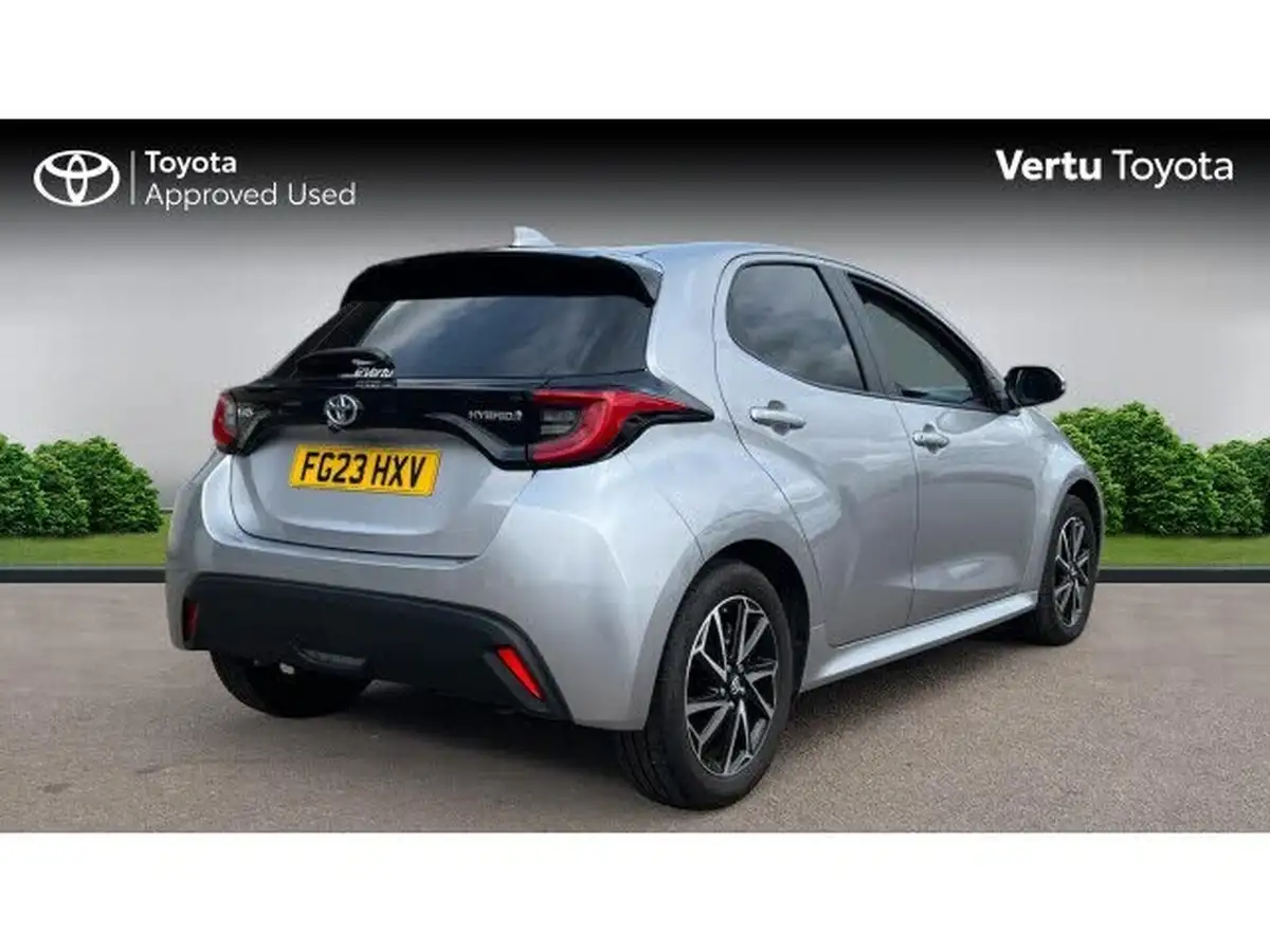 2023-toyota-yaris-15-vvt-i-design-big-1