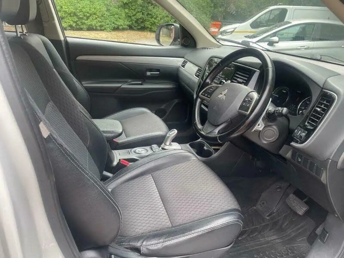 2015-mitsubishi-outlander-20-gx3h-phev-5st-big-13
