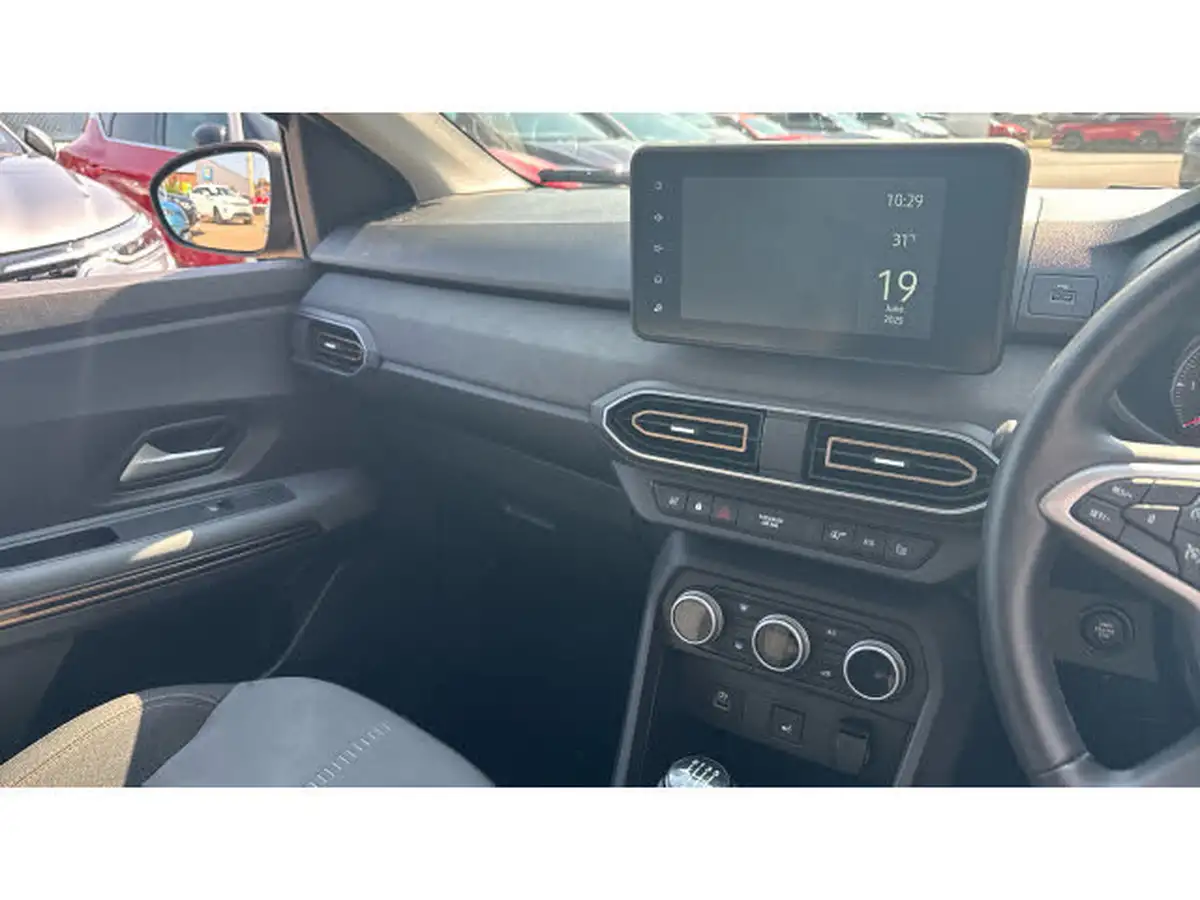 2023-dacia-sandero-stepway-10-tce-essential-90bhp-big-13