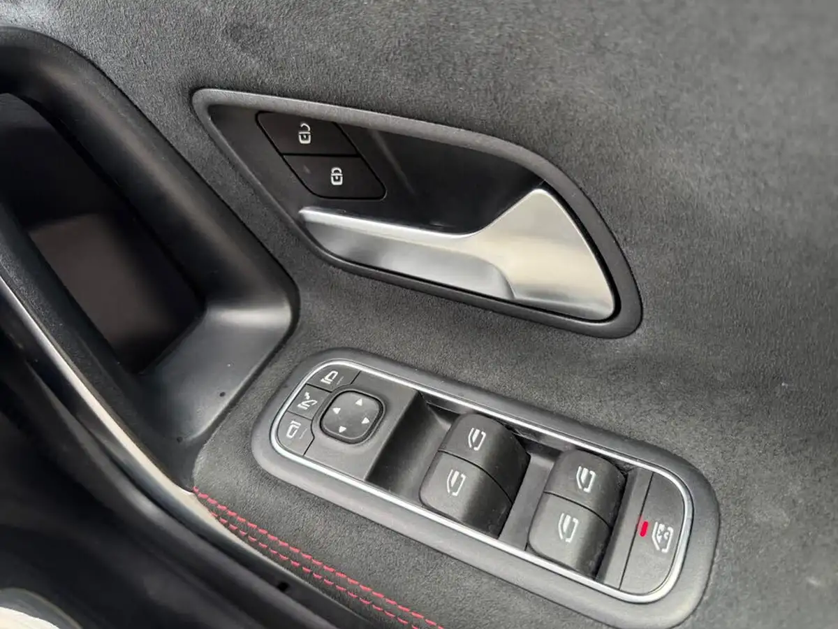 2021-mercedes-benz-a-class-13-a180-amg-line-executive-hatchback-5d-7g-dct-big-69