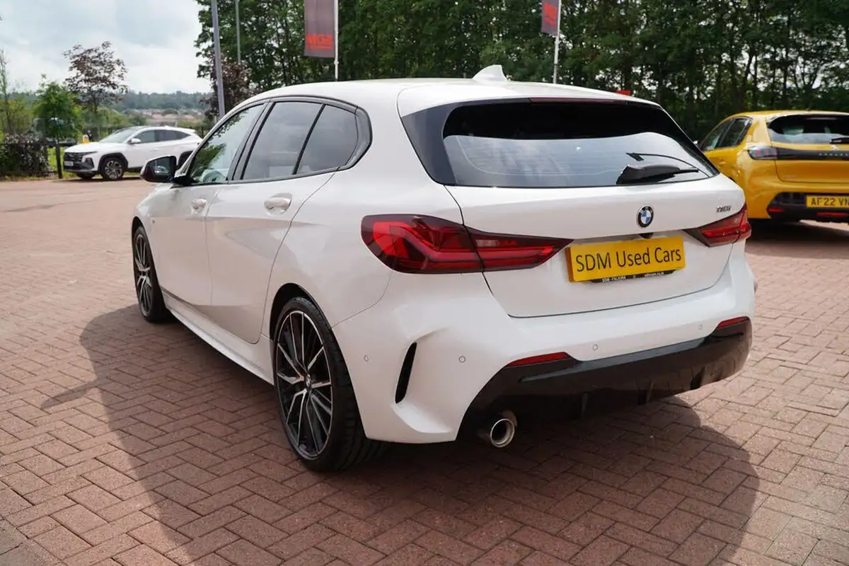 2021-bmw-1-series-15-118i-m-sport-big-8