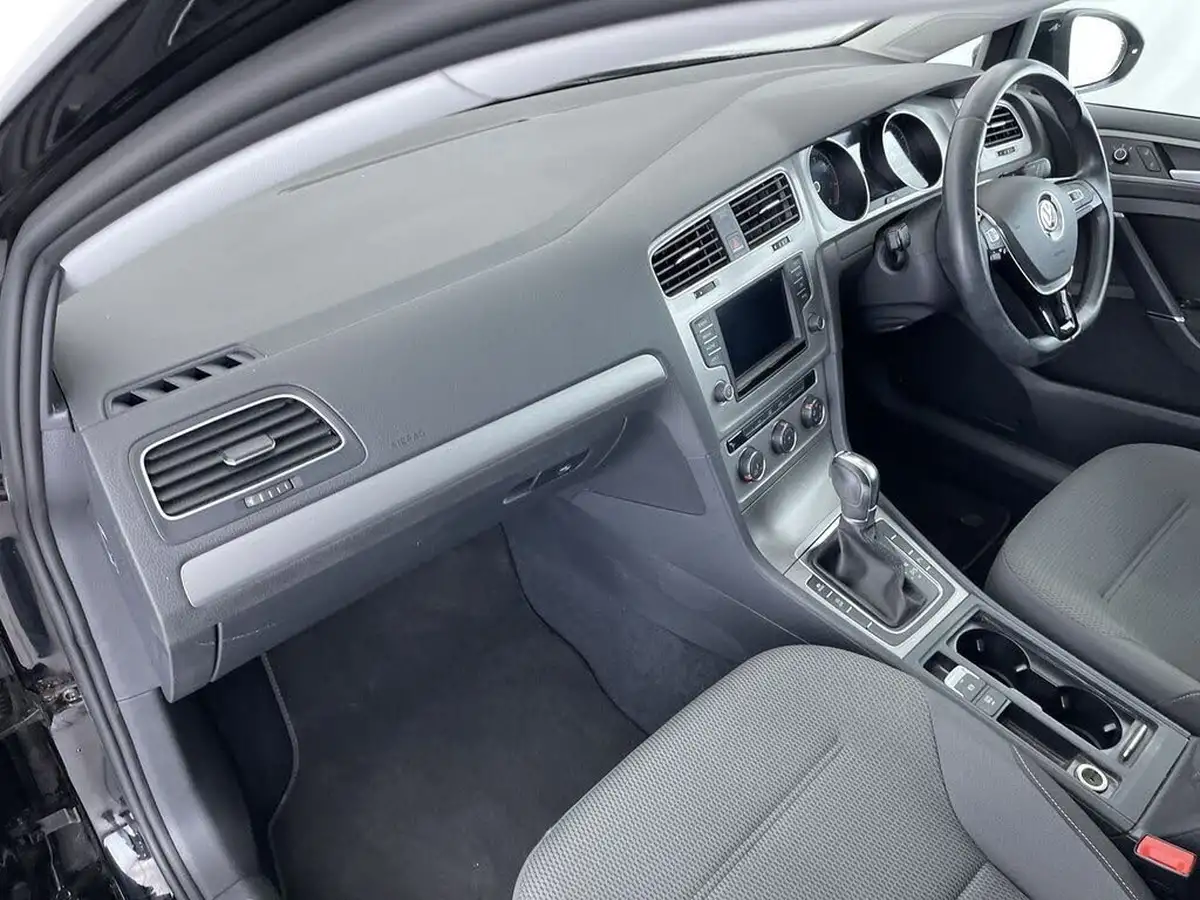 2015-volkswagen-golf-14-match-5d-dsg-big-31