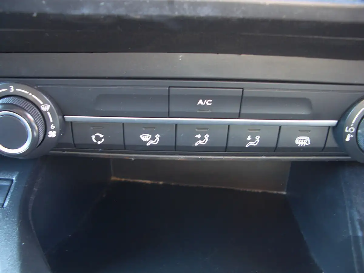 2021-peugeot-partner-15-bluehdi-1000-professional-100ps-eu6dt-panel-big-11