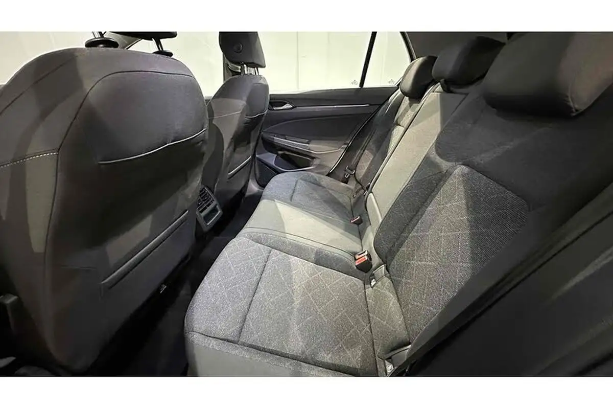 2022-volkswagen-golf-20tdi-life-hatchback-big-20