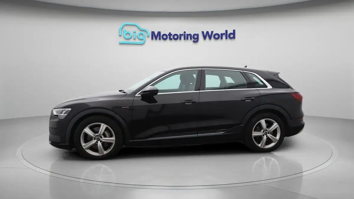 2022-audi-e-tron-55e-technik-station-wagon-big-4