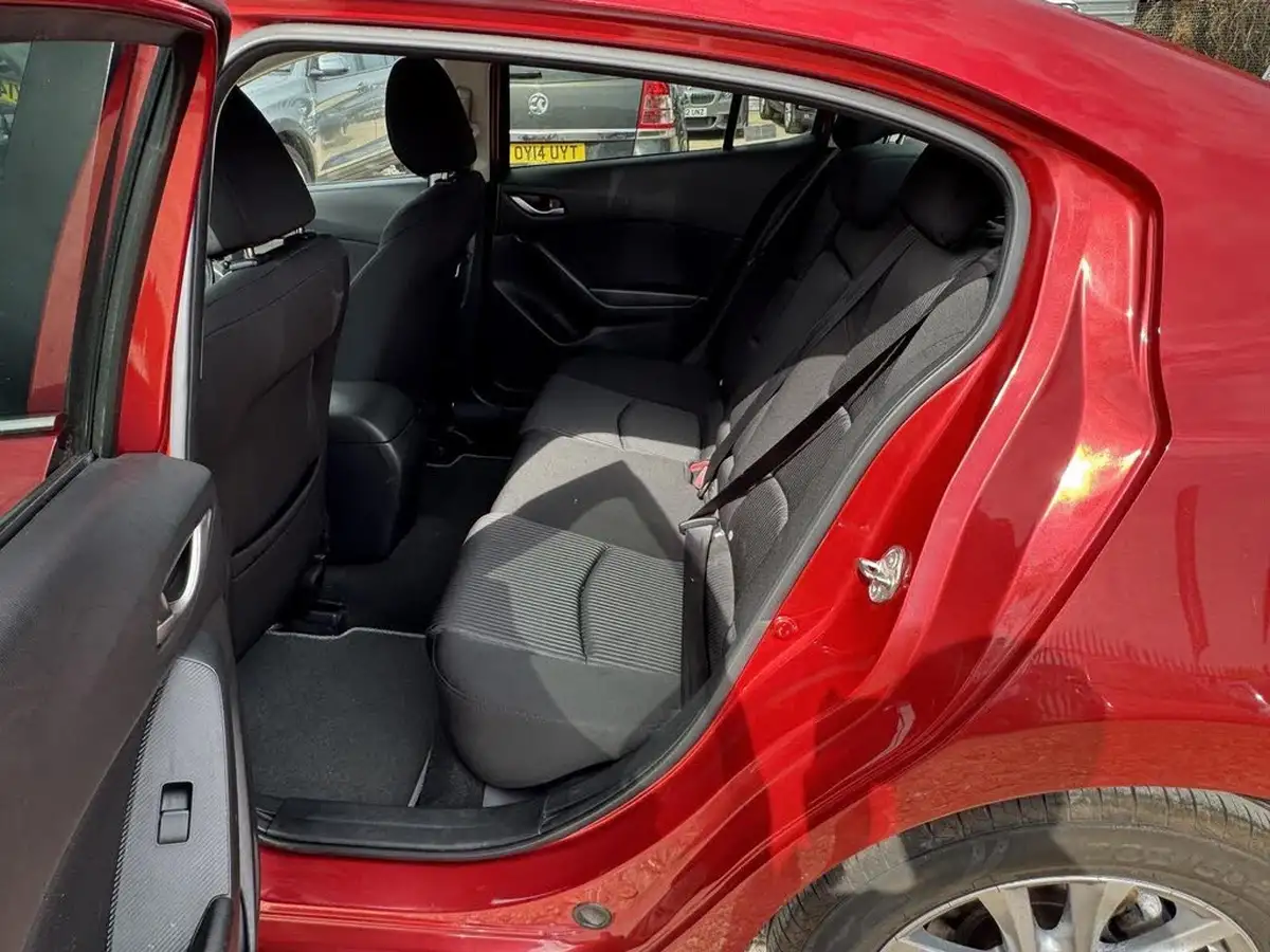2014-mazda-mazda3-20-se-l-fastback-4d-big-35