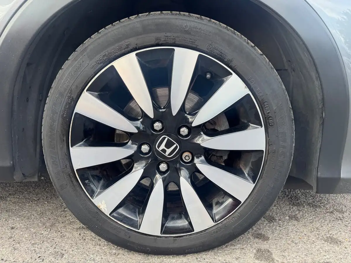 2016-honda-civic-18-i-vtec-se-plus-navi-hatchback-auto-big-14