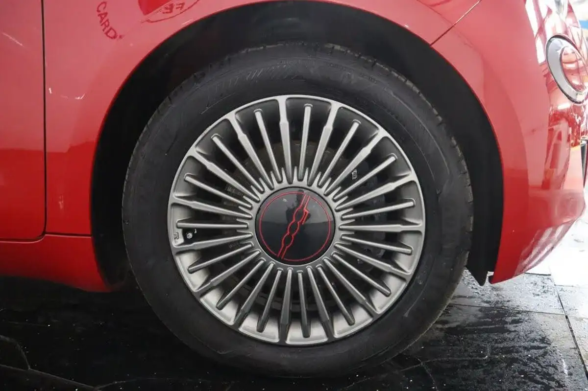 2022-fiat-500-e-red-117bhp-big-36