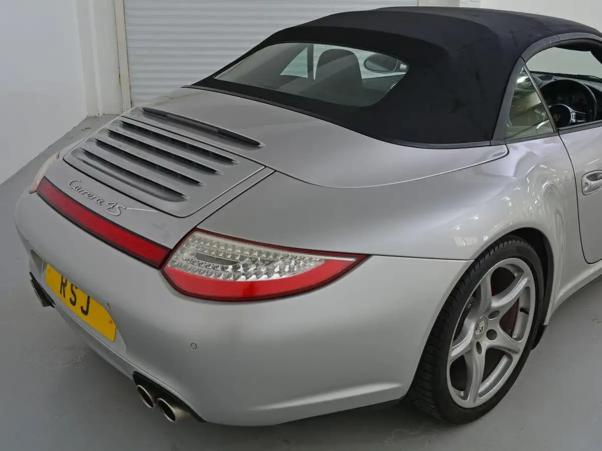 2010-porsche-911-38-carrera-4-s-cabriolet-pdk-big-11