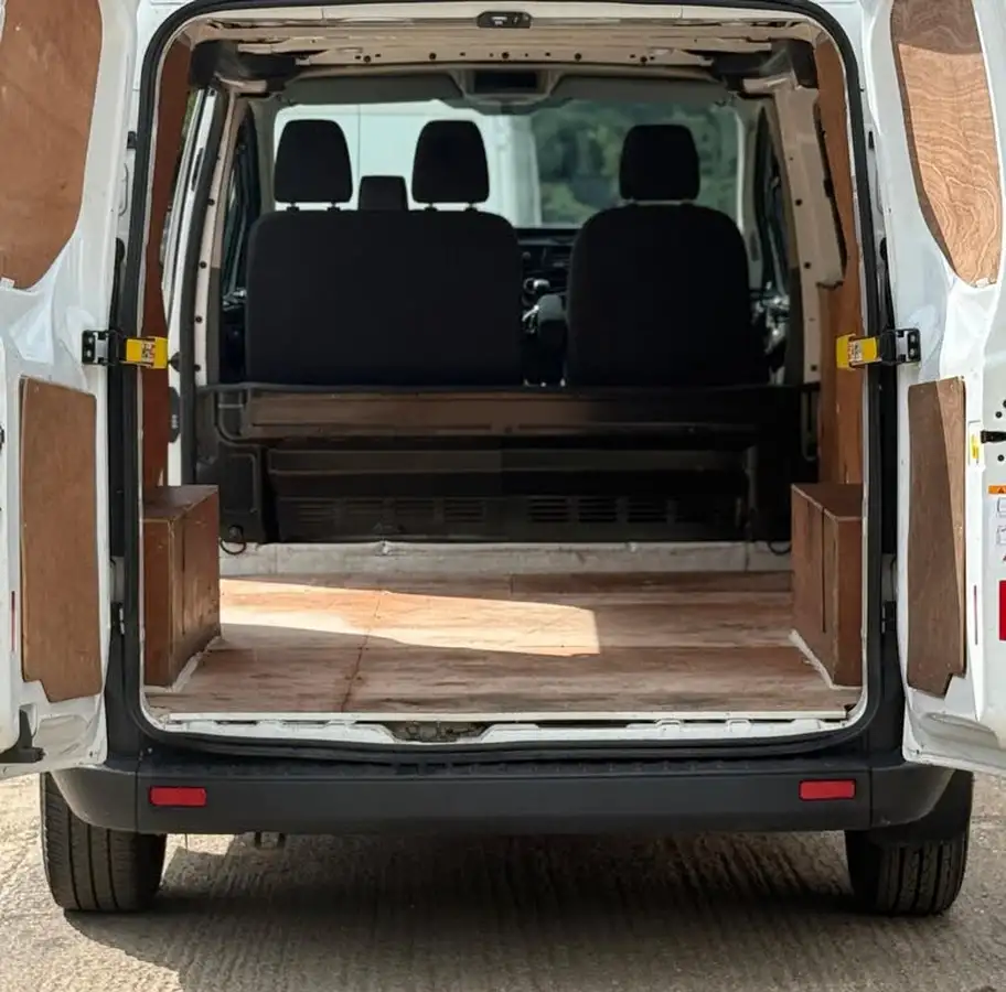 2018-ford-transit-custom-20tdci-300-l2h1-105pseu6-panel-van-big-15