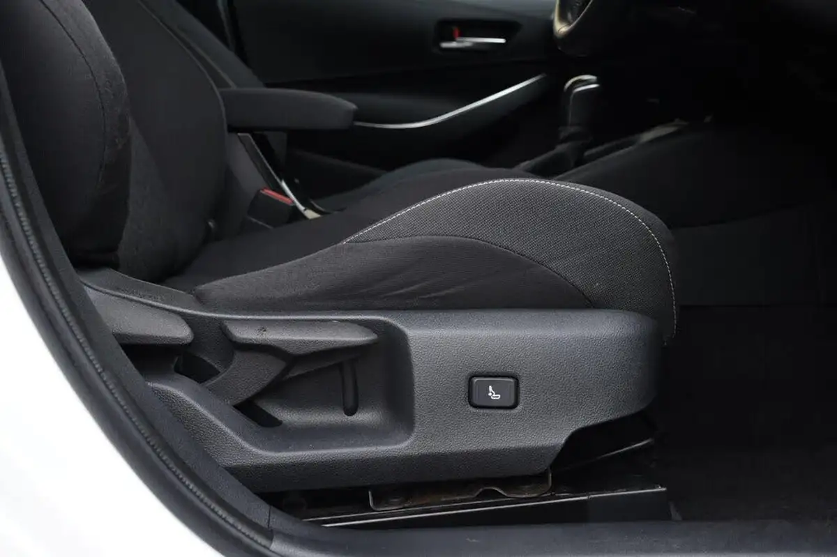 2020-toyota-corolla-18-vvt-i-icon-spare-wheel-touring-sports-5d-big-55