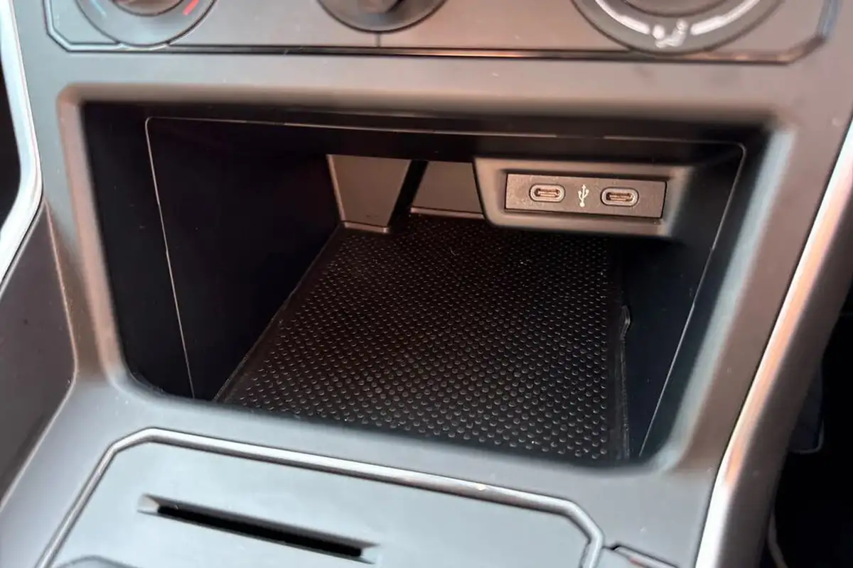 2023-volkswagen-polo-10-tsi-life-big-36