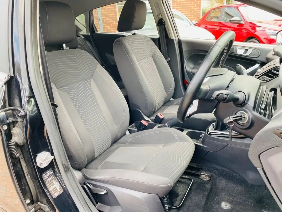 2016-ford-fiesta-10-zetec-black-edition-5d-big-4