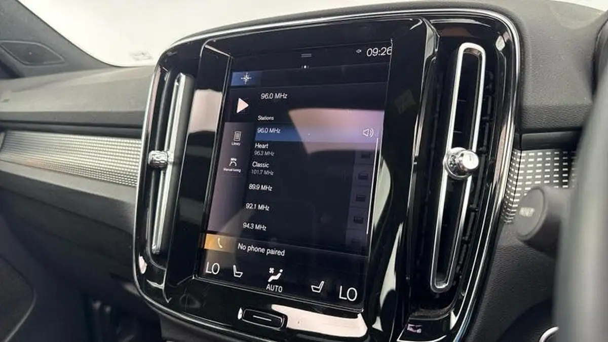2022-volvo-xc40-15-t3-r-design-auto-big-21
