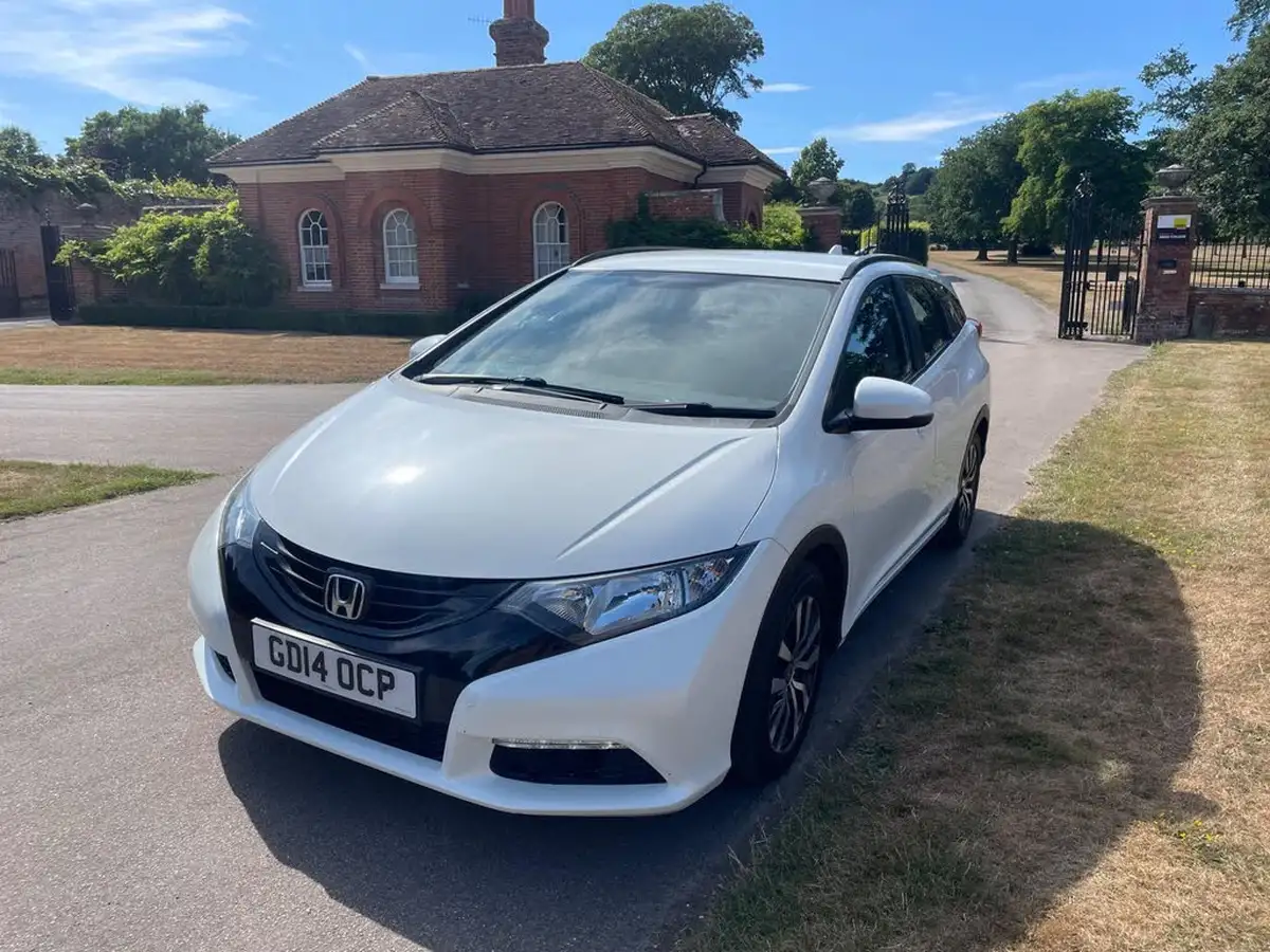 2014-honda-civic-16td-s-t-tourer-big-4