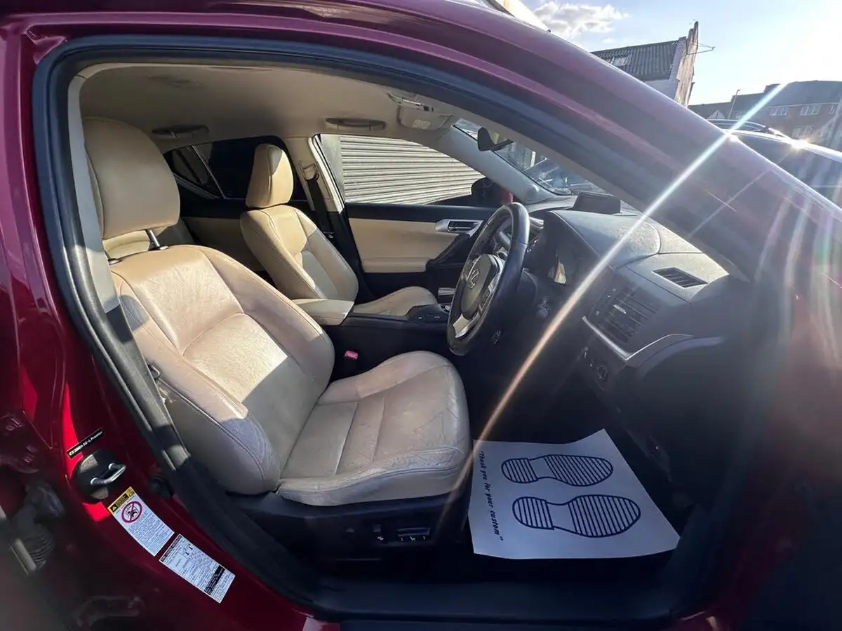 2011-lexus-ct-200h-18-se-l-premier-big-14