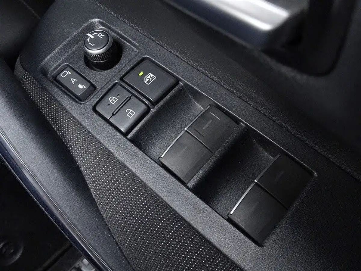 2024-suzuki-swace-18-motion-big-31