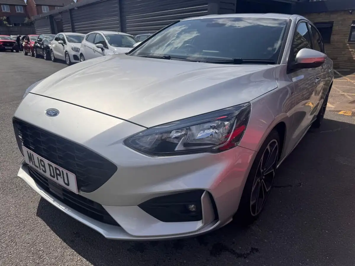 2019-ford-focus-10t-st-line-x-ss-hatchback-big-23