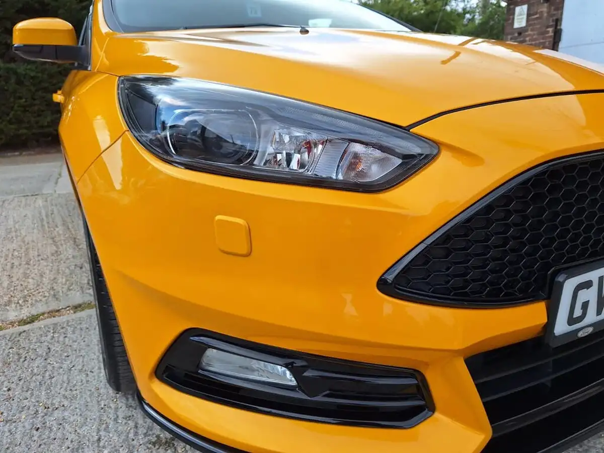 2015-ford-focus-20-st3-t-hatchback-big-9