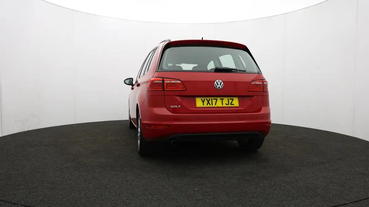 2017-volkswagen-golf-sv-16tdi-se-110ps-bmtss-big-34