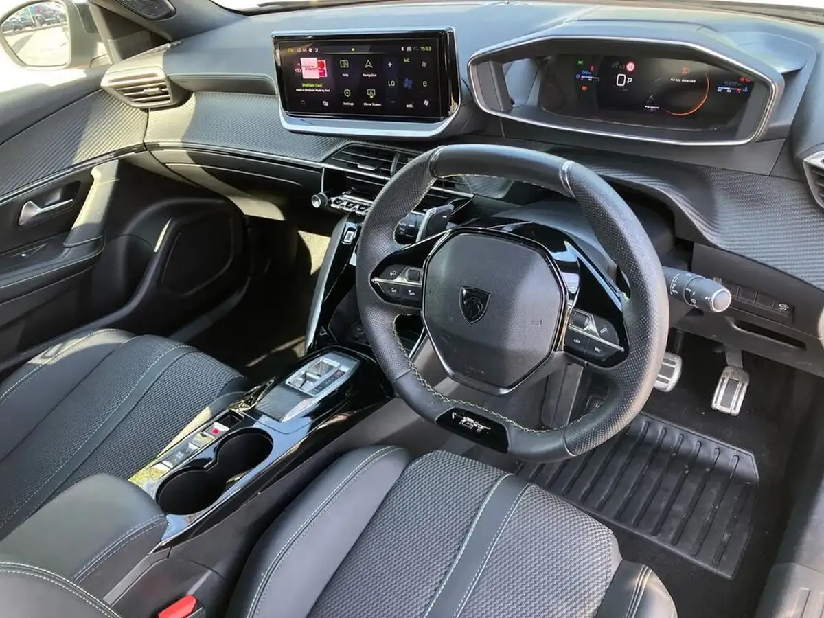2023-peugeot-2008-suv-big-8