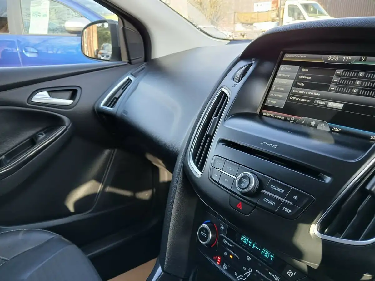 2016-ford-focus-10t-titanium-x-125ps-hatchback-big-27