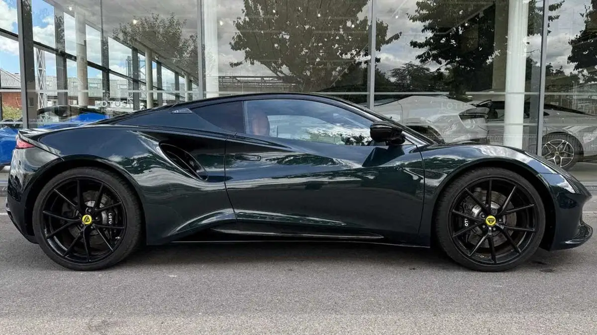 2023-lotus-emira-35-first-edition-v6-big-1