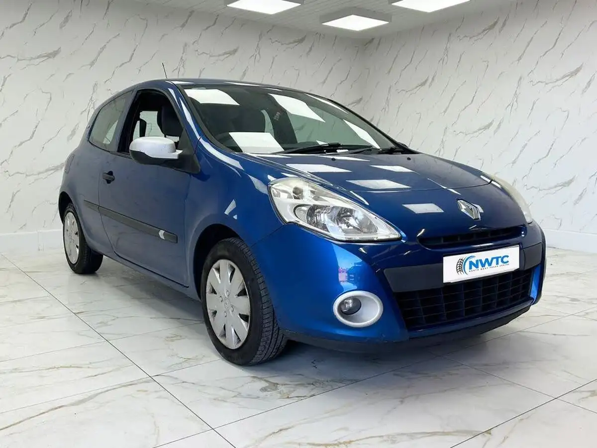 2011-renault-clio-12-bizu-16v-hatchback-3d-big-1