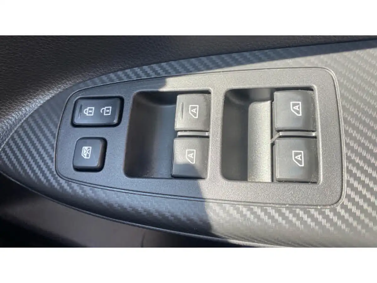 2019-mitsubishi-eclipse-cross-15-4-auto-big-32