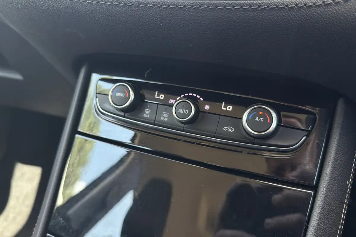2020-vauxhall-grandland-x-12-business-edition-nav-big-15