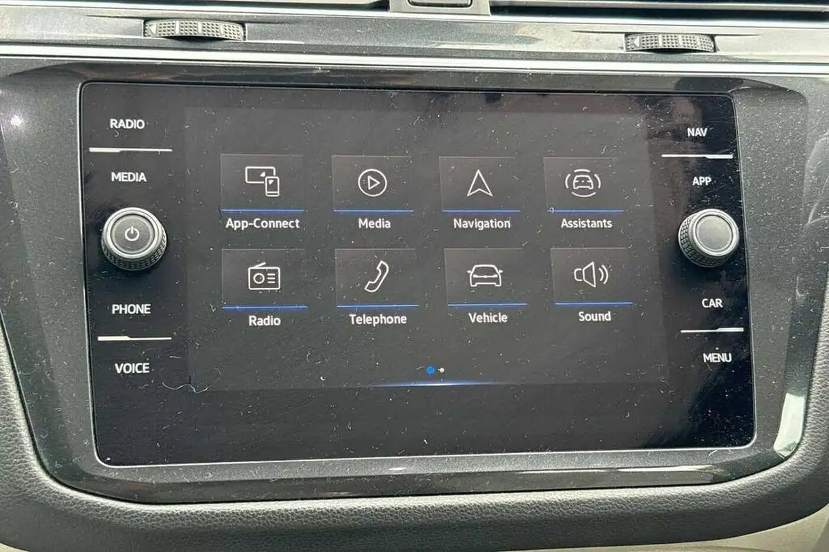 2022-volkswagen-tiguan-15-tsi-elegance-big-12