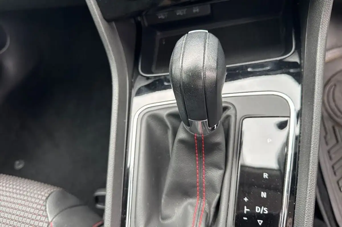 2019-seat-leon-15-tsi-evo-fr-150ps-hatchback-dsg-big-18