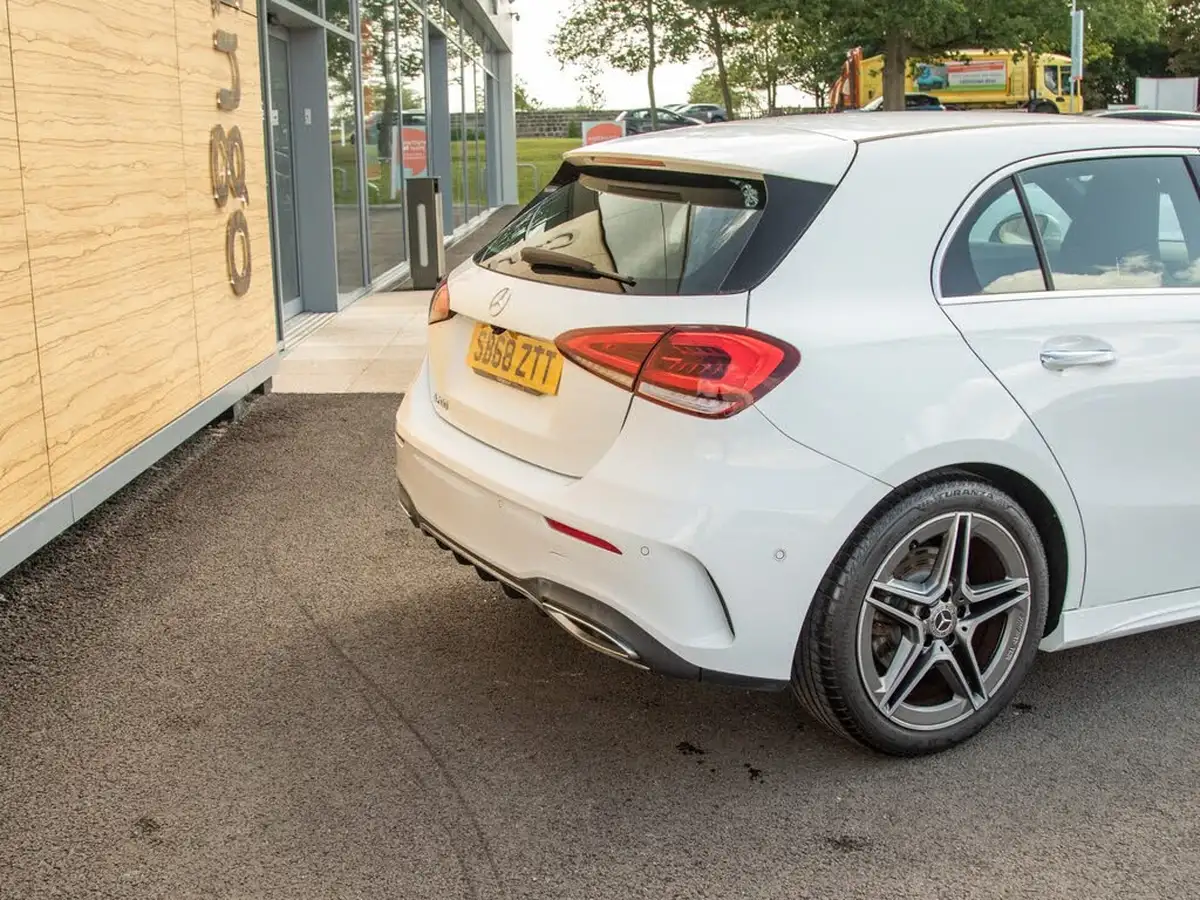 2019-mercedes-benz-a-class-13-a200-amg-line-premium-hatchback-5d-big-7
