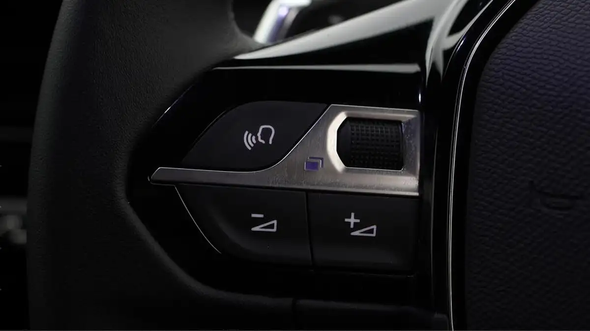 2024-peugeot-2008-suv-12-puretech-allure-130ps-eat8-big-22