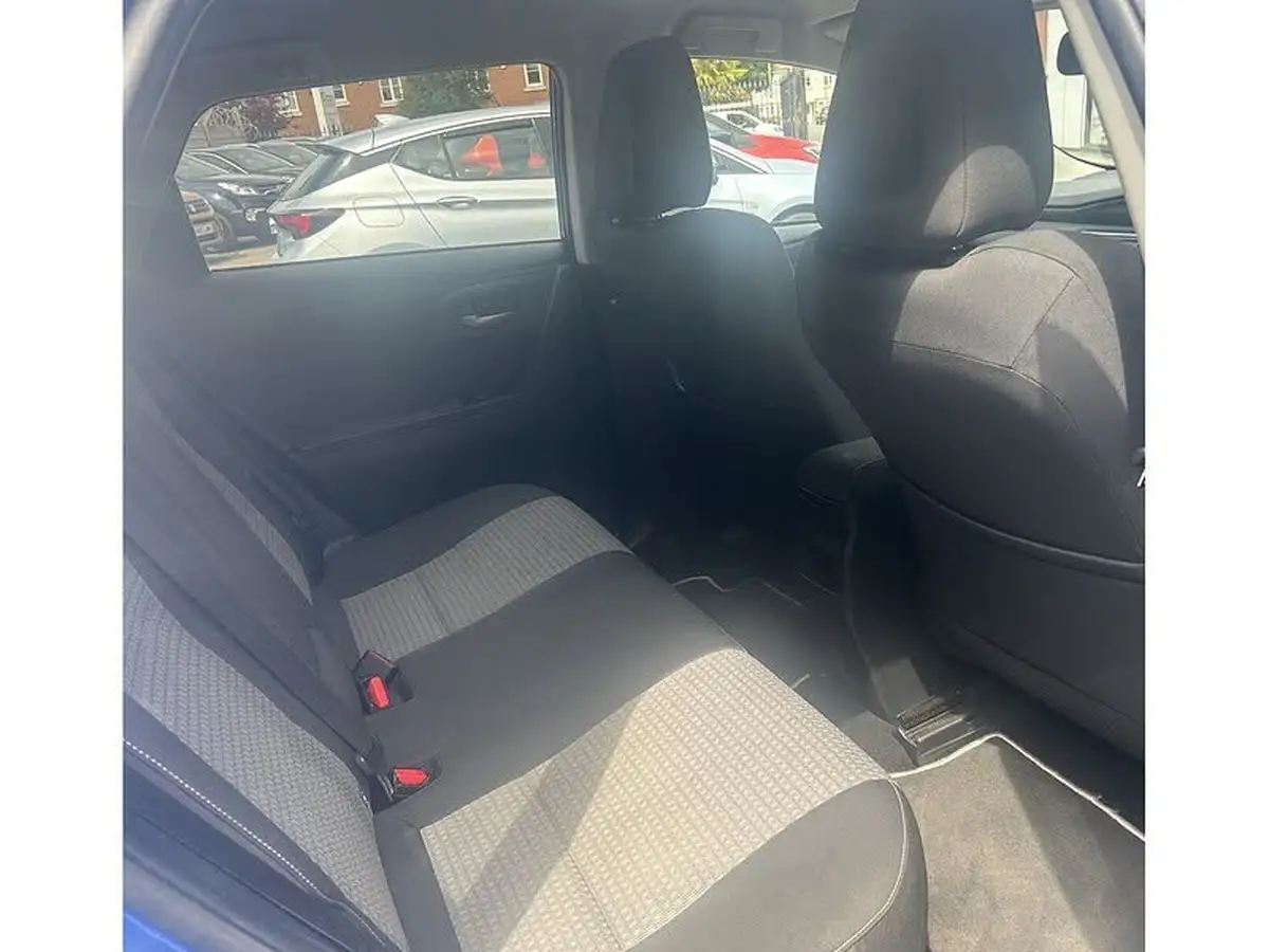 2018-toyota-auris-18-vvt-i-hsd-design-hatchback-big-29
