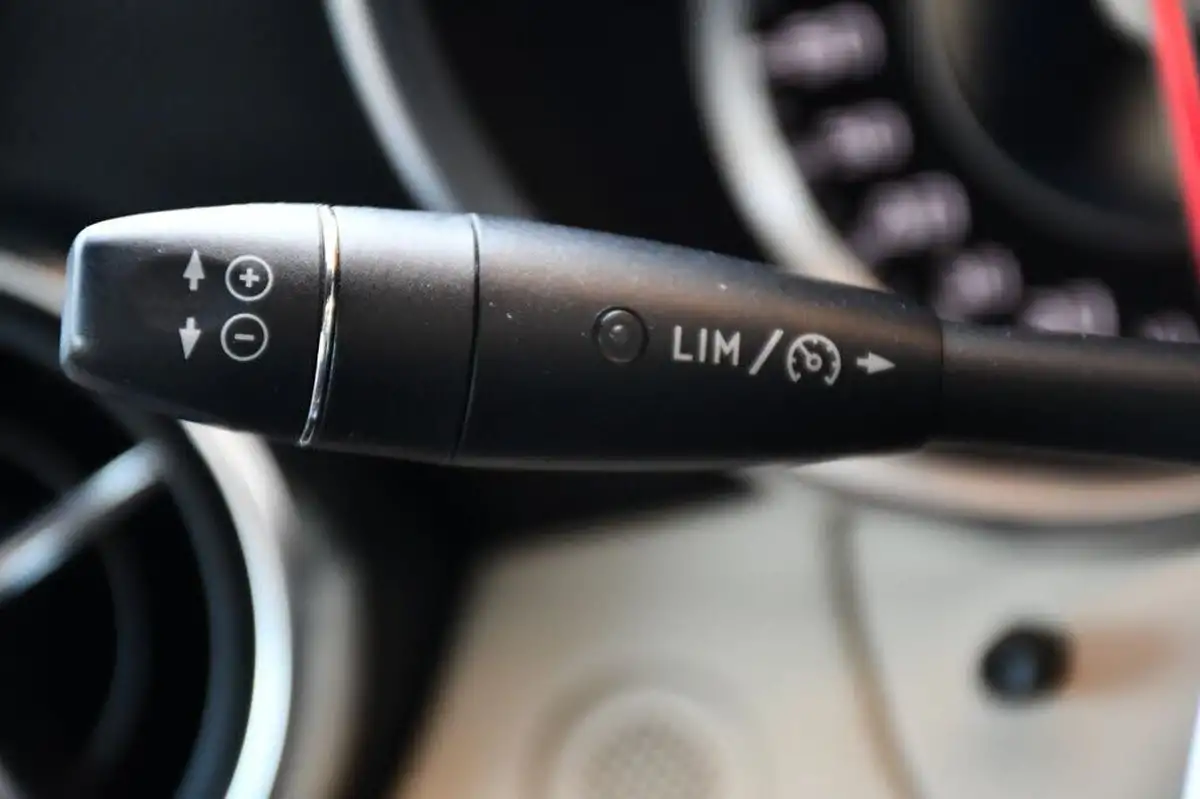 2012-mercedes-benz-slk-55-slk55-amg-big-51