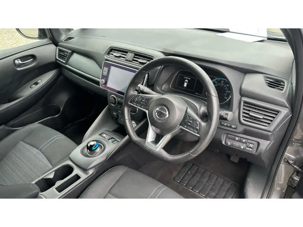 2021-nissan-leaf-e-acenta-big-10