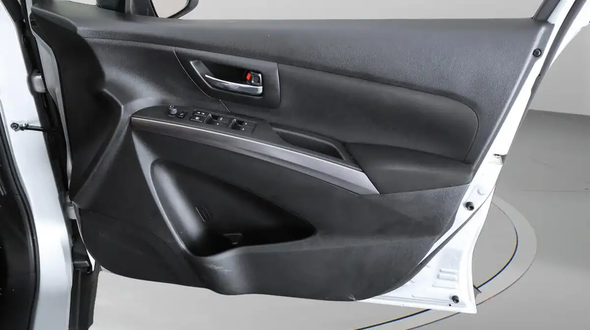 2023-suzuki-s-cross-14-boosterjet-motion-big-13