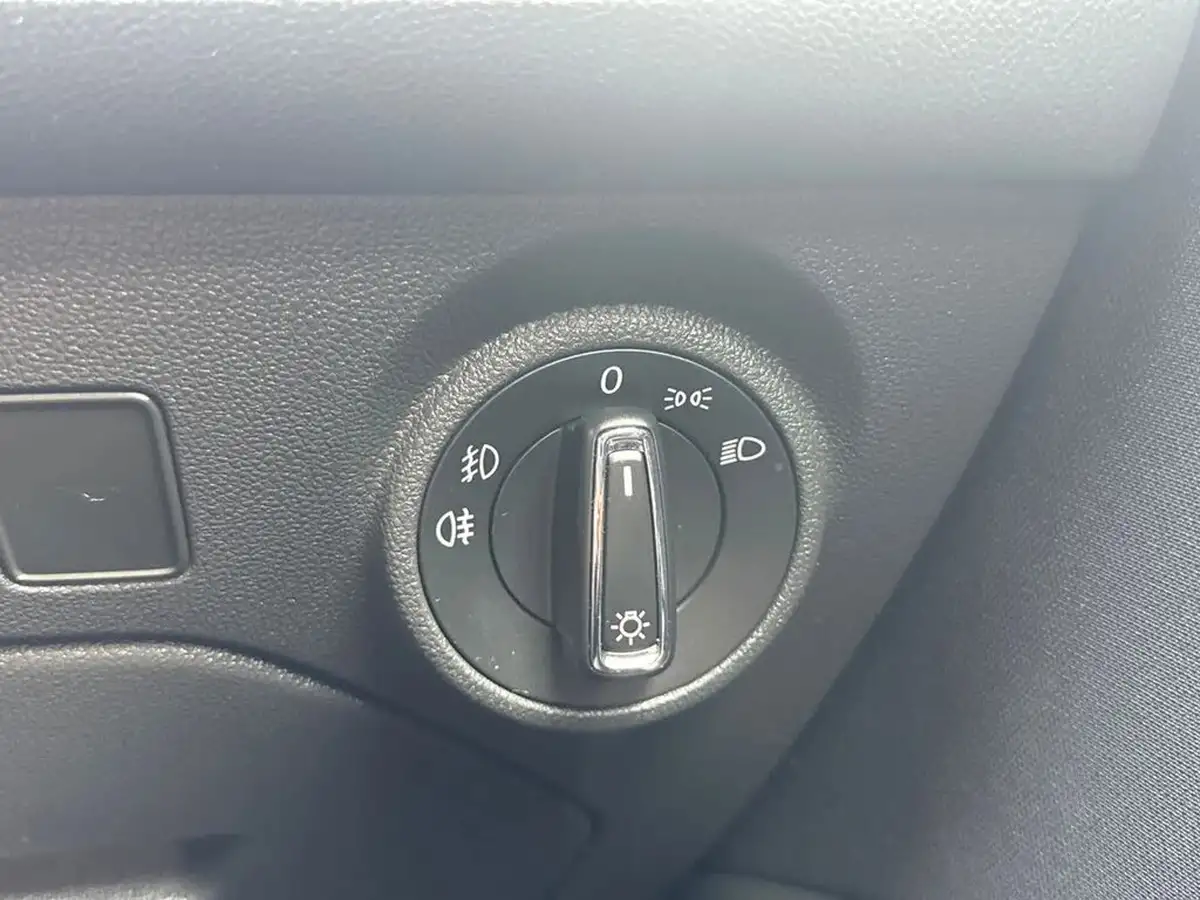 2016-seat-leon-12-se-tech-pack-tsi-110ps-hatchback-5d-dsg-big-32