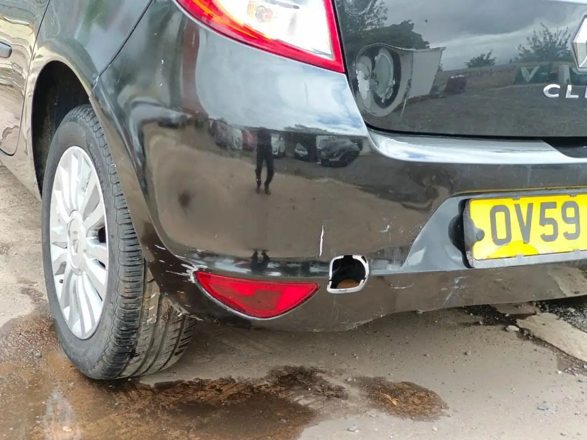 2009-renault-clio-12-expression-16v-75bhp-hatchback-big-12