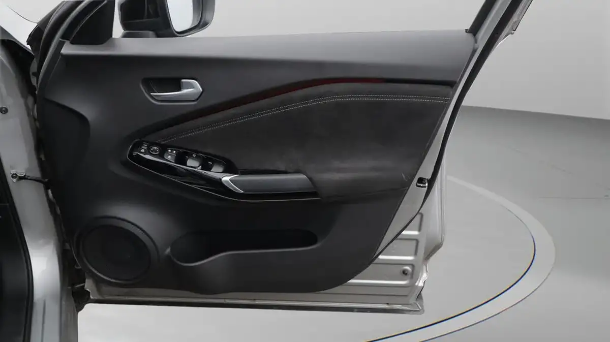 2021-nissan-juke-10-dig-t-tekna-big-15