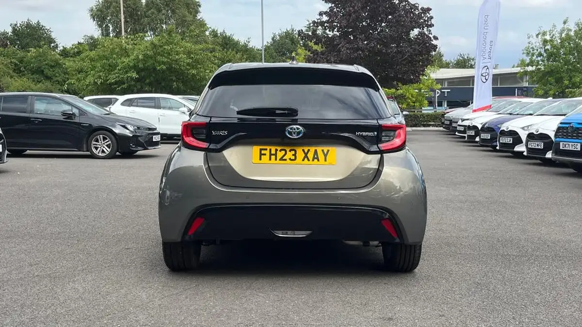 2023-toyota-yaris-15-vvt-i-excel-big-18