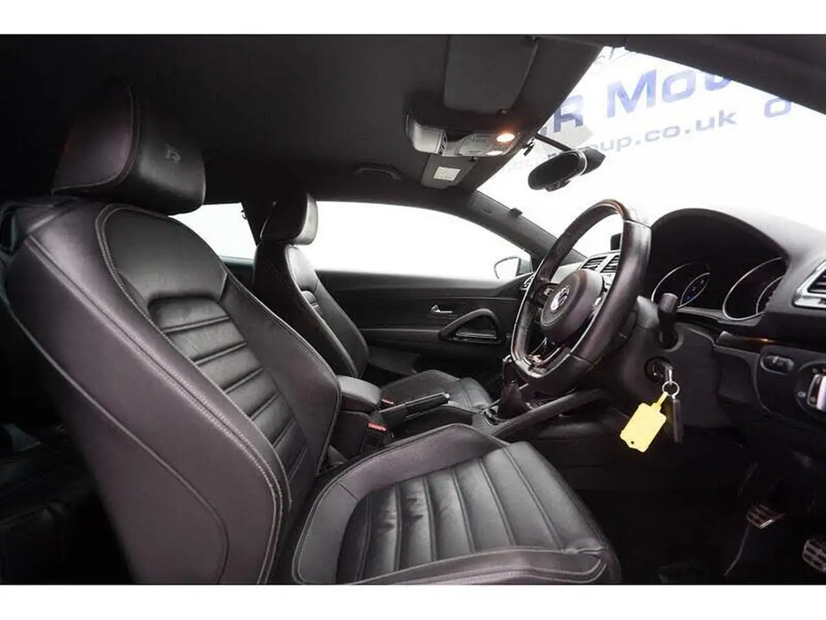 2017-volkswagen-scirocco-20-tsi-r-bmt-big-22