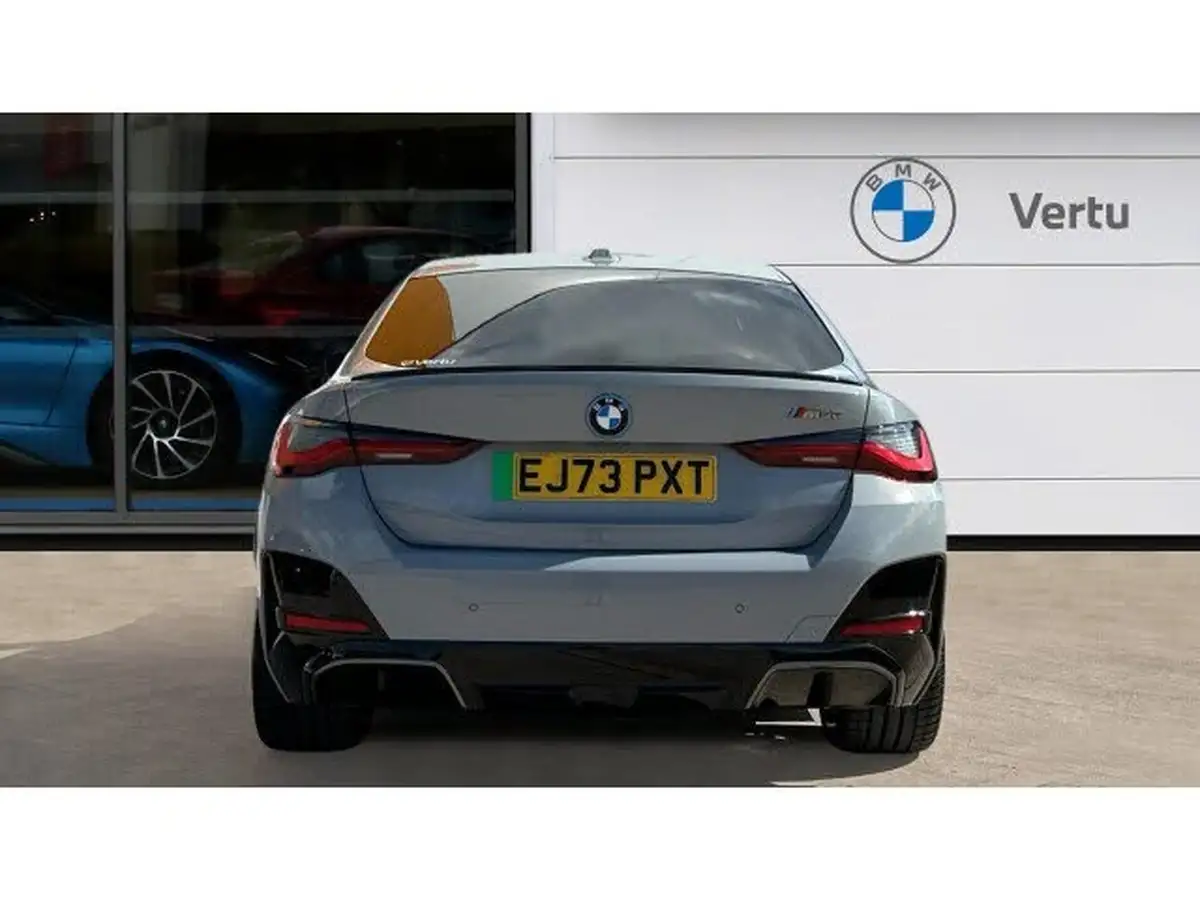 2023-bmw-i4-e-m50-big-14