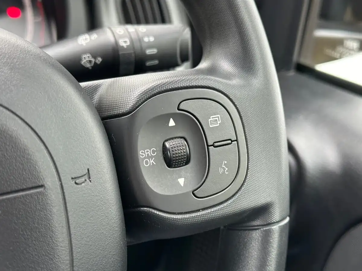 2019-fiat-panda-09-waze-4x4-big-23