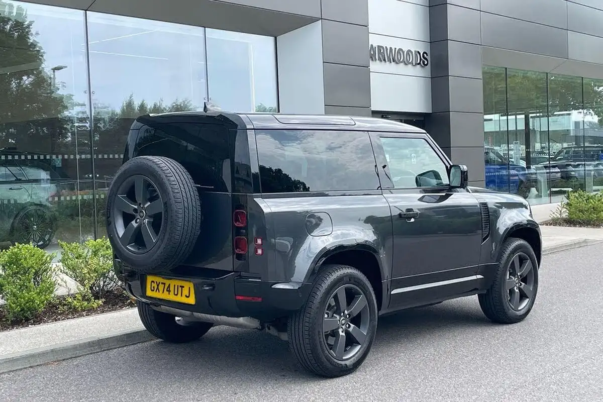 2024-land-rover-90-defender-30-d350-x-dynamic-hse-big-12