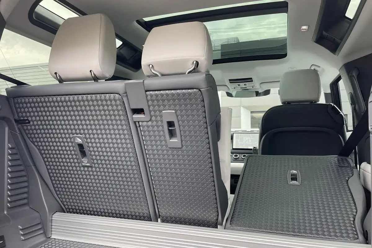 2024-land-rover-90-defender-30-d350-x-dynamic-hse-big-36
