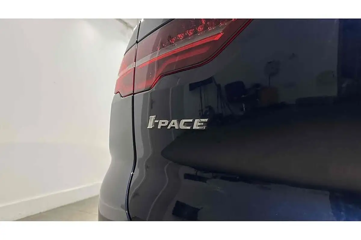 2022-jaguar-i-pace-ev400-se-big-14
