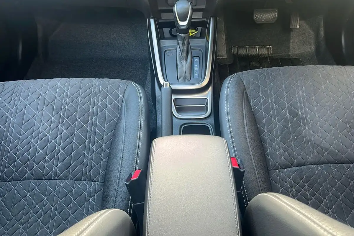 2023-suzuki-vitara-15-sz5-big-25